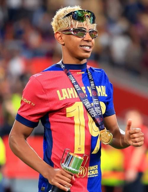 C罗在世界杯踢南美球队0进球0助攻！梅西踢欧洲是6进球6助攻！