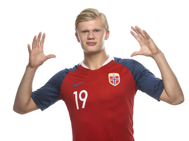 意大利杯尤文2-0乌迪内斯晋级，乔纳森-戴维、洛卡特利建功