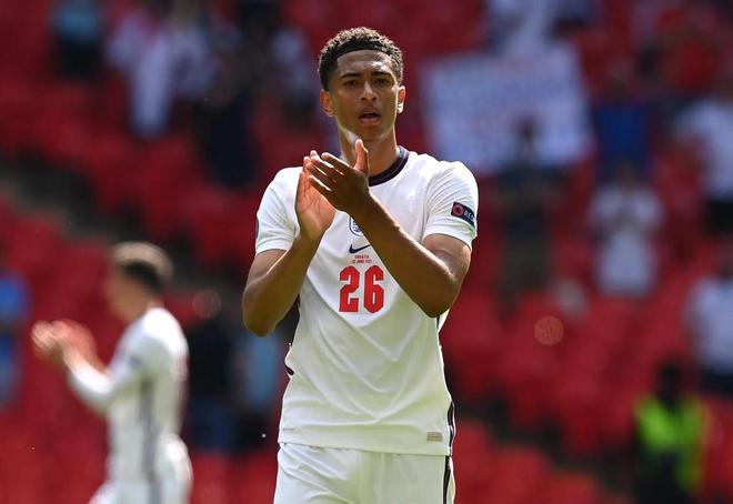 半场战报：沃尔夫斯堡2-0柏林联合，阿穆拉1射1传，维默尔破门