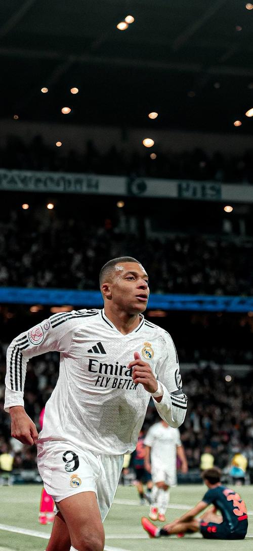 那不勒斯官方：吉尔摩周一将接受手术；据悉将缺阵至明年一月