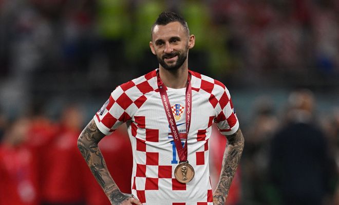 里昂遭巴黎绝杀，拉卡泽特：里昂好样的，11打12可不容易啊