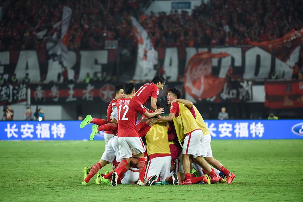 来看中国女足的比赛遇到了前男足主教练扬科维奇