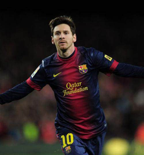 湖人进攻端配合流畅，失误率下降