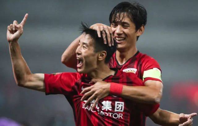 霍芬海姆vs奥格斯堡：曹法尔、奥利弗-鲍曼首发，法比安-里德、泽西格尔出战